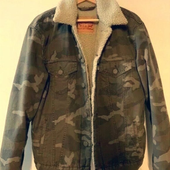 Levi's camo sherpa jacket Clearance